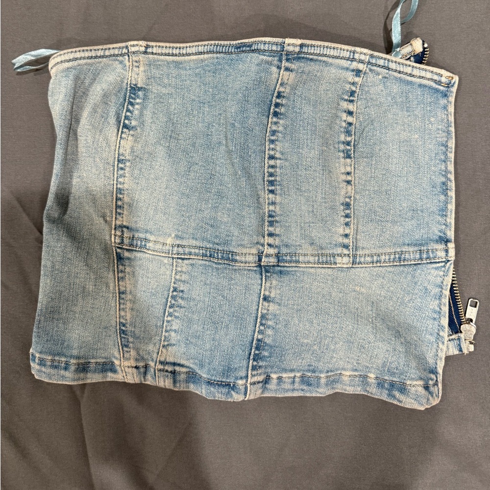 Zara jean top in size Medium.